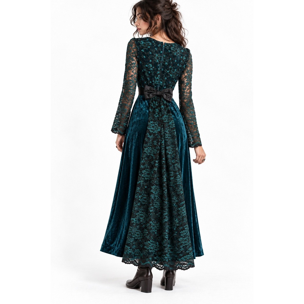 VTG Velvet Gown sz M Emerald Green Dark Cottagecore Romantic Witchy Jewel Tone